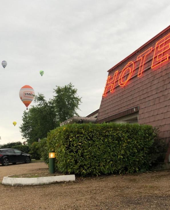 Le Charollais Motel Restaurant Contact-Hotel Vitry-en-Charollais ภายนอก รูปภาพ
